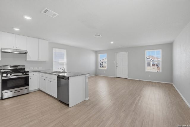 8110 Serro Medina, San Antonio, TX 78252