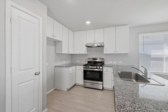 8110 Serro Medina, San Antonio, TX 78252