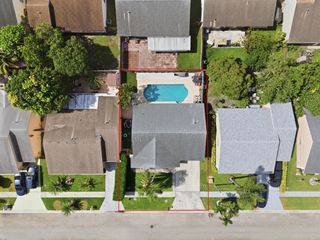 5635 Lake George Place, Lake Worth, FL 33463
