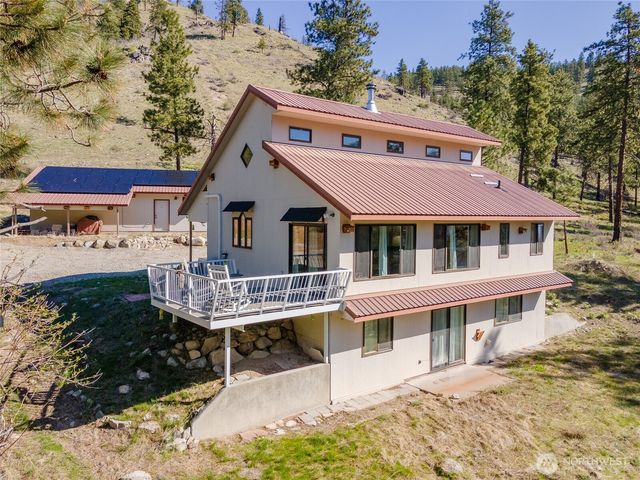 241 Chickadee Mountain Lane, Chelan, WA 98816