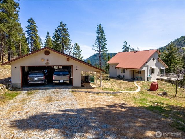 241 Chickadee Mountain Lane, Chelan, WA 98816