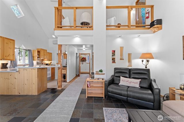 241 Chickadee Mountain Lane, Chelan, WA 98816