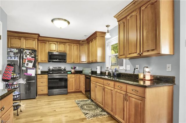 807 Marquette CT, Newport News, VA 23602