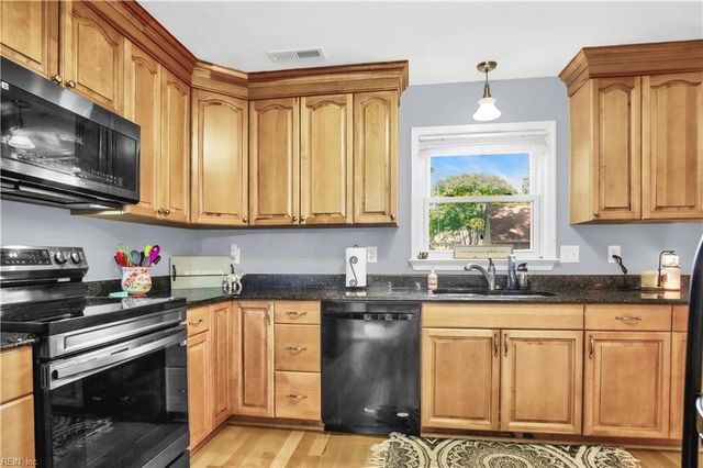 807 Marquette CT, Newport News, VA 23602