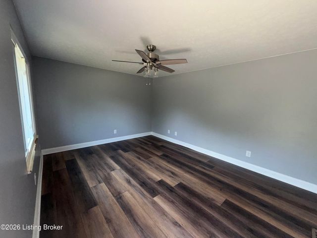 11720 Pond Creek Dr, Louisville, KY 40272