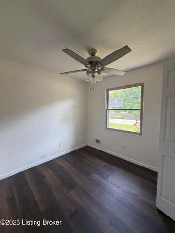 11720 Pond Creek Dr, Louisville, KY 40272