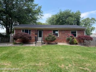 11720 Pond Creek Dr, Louisville, KY 40272
