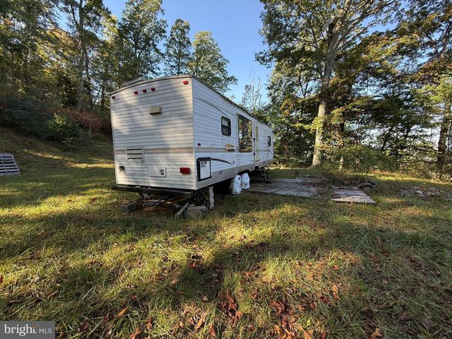 372 PINECONE DR, Purgitsville, WV 26852