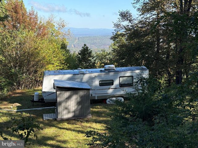 372 PINECONE DR, Purgitsville, WV 26852