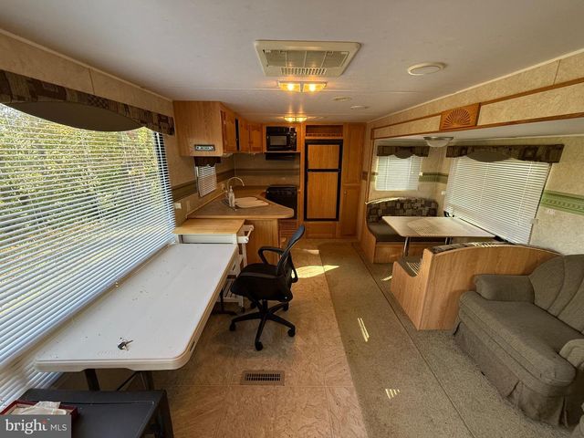 372 PINECONE DR, Purgitsville, WV 26852