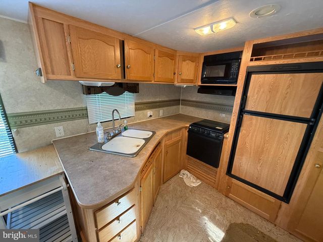 372 PINECONE DR, Purgitsville, WV 26852
