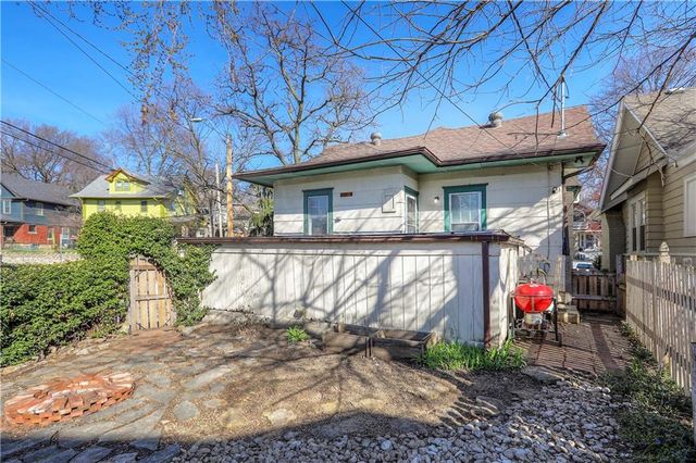 829 W 40 Street, Kansas City, MO 64111