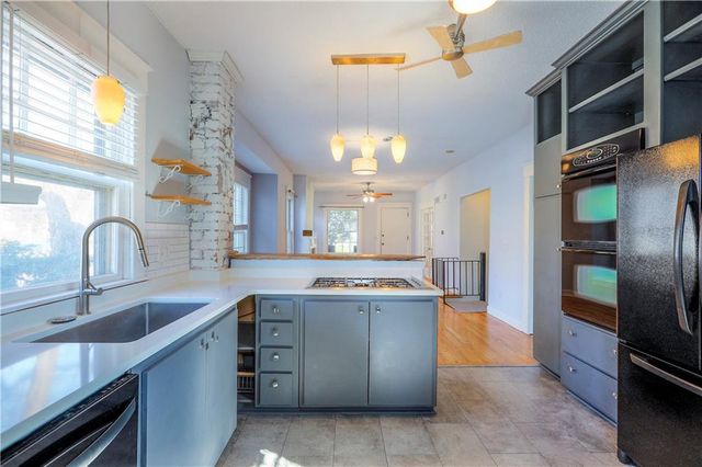 829 W 40 Street, Kansas City, MO 64111