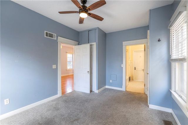 829 W 40 Street, Kansas City, MO 64111