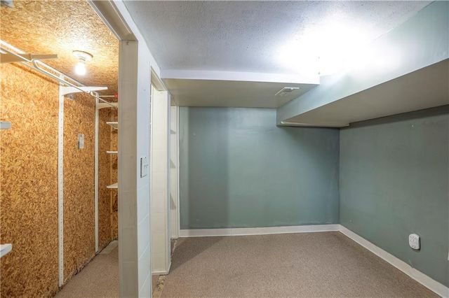 829 W 40 Street, Kansas City, MO 64111