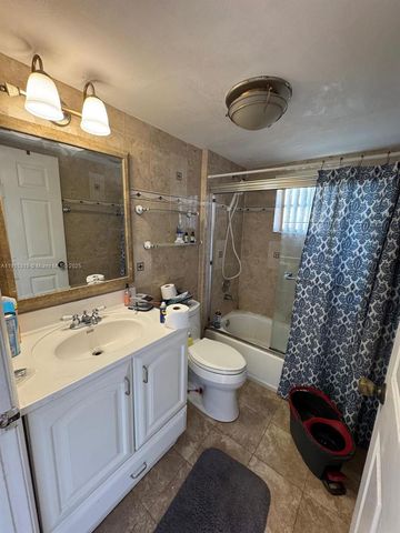 10431 N Kendall Dr D204, Miami, FL 33176