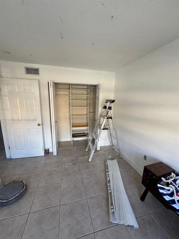 10431 N Kendall Dr D204, Miami, FL 33176