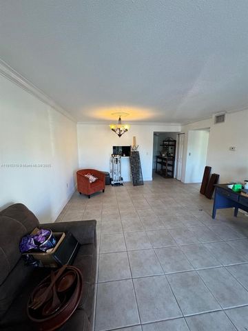 10431 N Kendall Dr D204, Miami, FL 33176