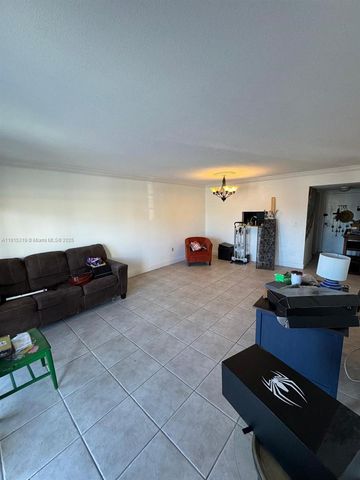 10431 N Kendall Dr D204, Miami, FL 33176