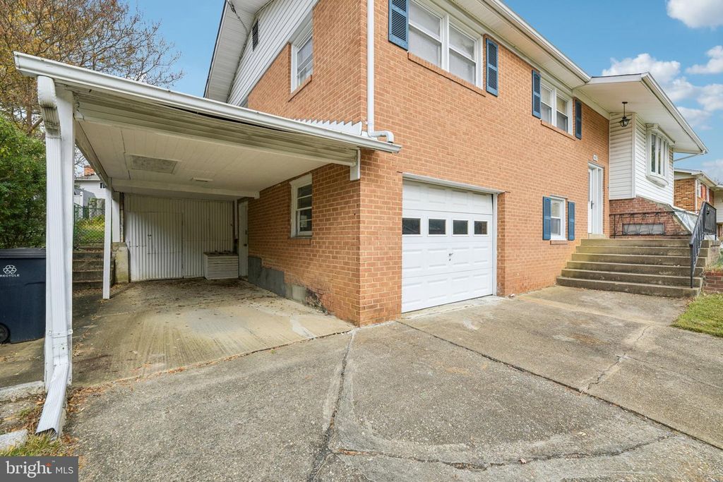 Image 2 of property listing at 4612 WESTRIDGE PL, Temple Hills, MD 20748
