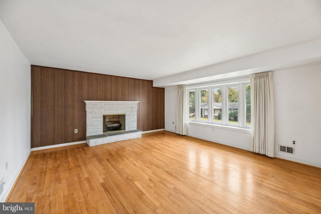 Image 5 of property listing at 4612 WESTRIDGE PL, Temple Hills, MD 20748