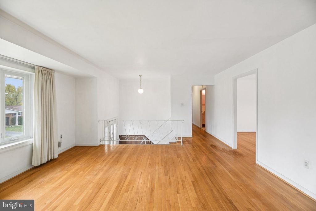 Image 7 of property listing at 4612 WESTRIDGE PL, Temple Hills, MD 20748