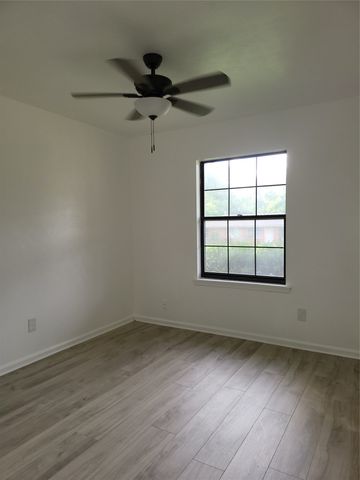 345 Warriner Avenue, Shreveport, LA 71107
