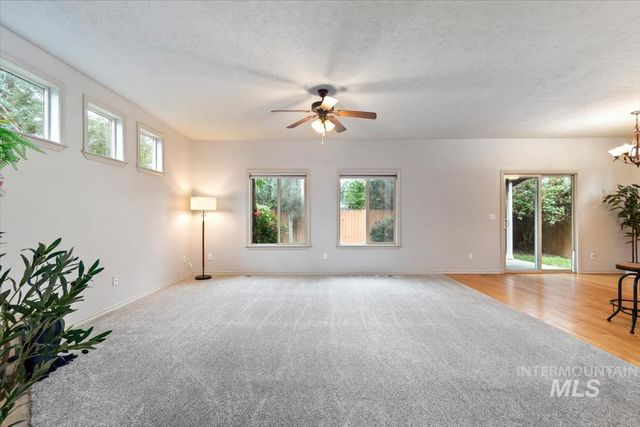 39 S Leona Circle, Boise, ID 83705