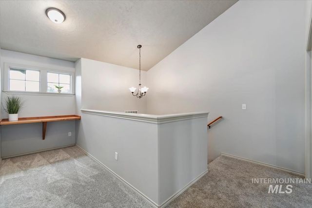 39 S Leona Circle, Boise, ID 83705