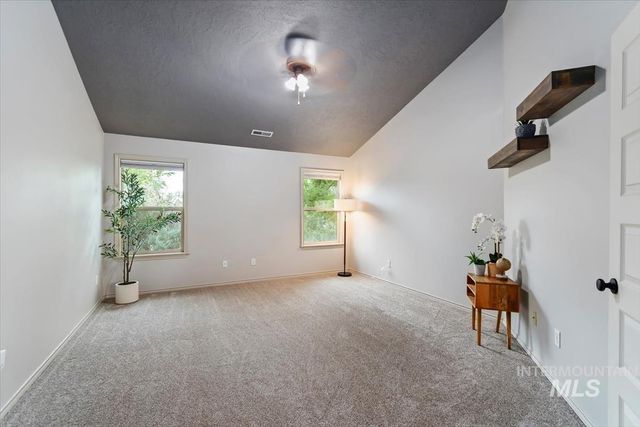 39 S Leona Circle, Boise, ID 83705