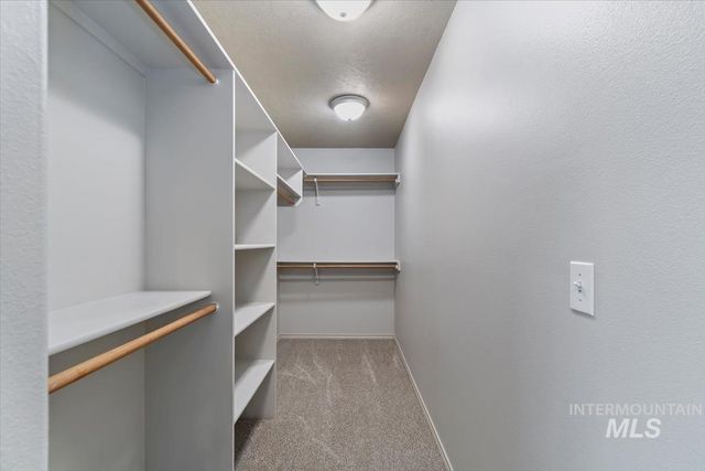 39 S Leona Circle, Boise, ID 83705