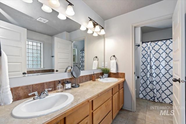 39 S Leona Circle, Boise, ID 83705