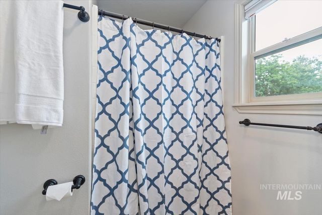 39 S Leona Circle, Boise, ID 83705