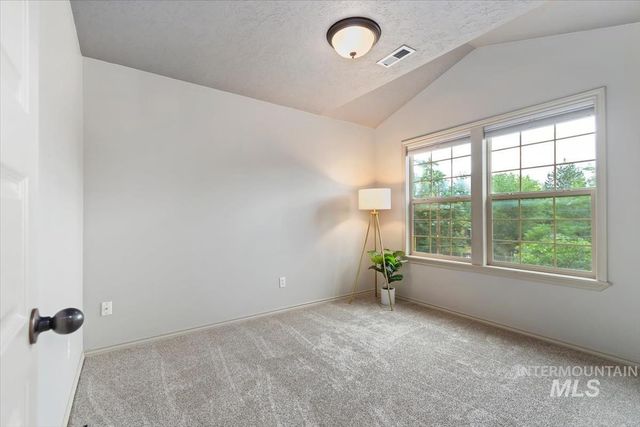 39 S Leona Circle, Boise, ID 83705