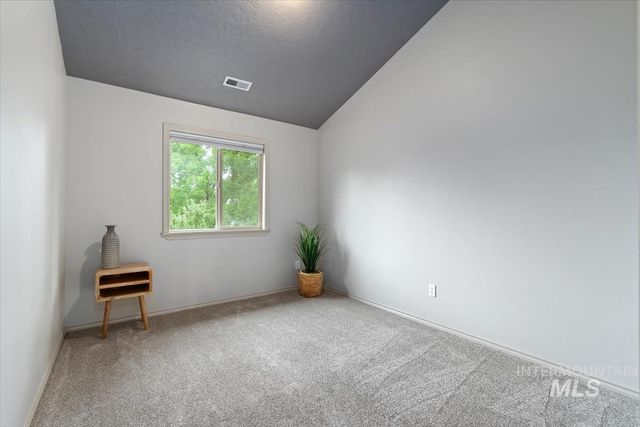 39 S Leona Circle, Boise, ID 83705