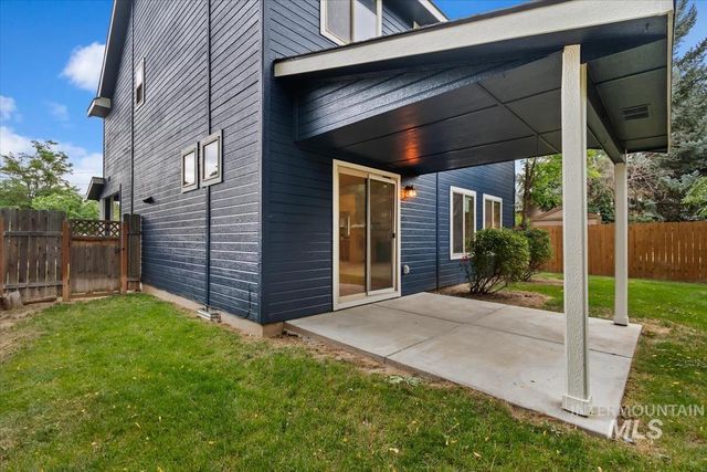 39 S Leona Circle, Boise, ID 83705