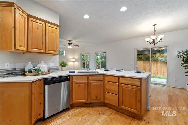 39 S Leona Circle, Boise, ID 83705