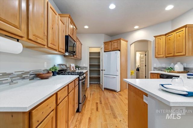 39 S Leona Circle, Boise, ID 83705