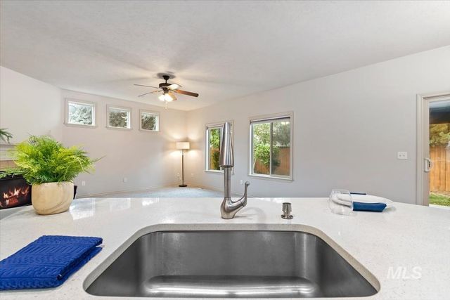 39 S Leona Circle, Boise, ID 83705