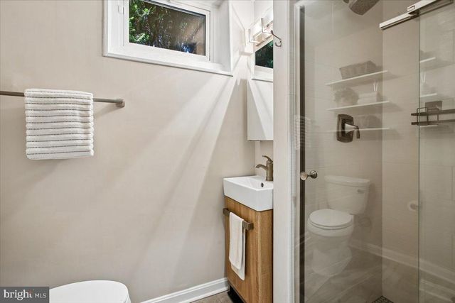 3804 KEMPER RD, Arlington, VA 22206