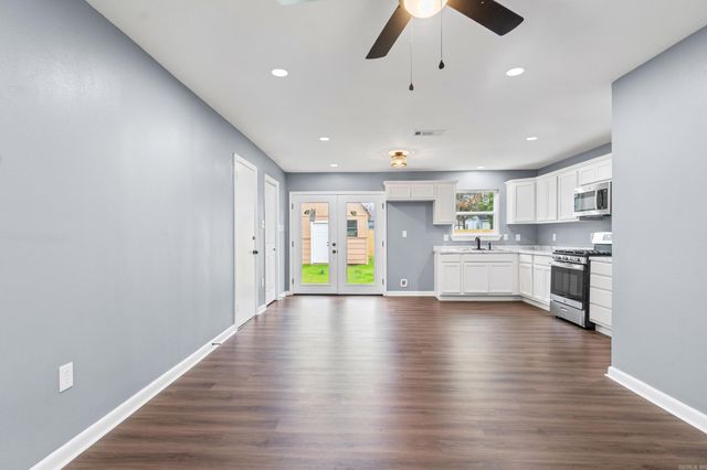 7025 Fairfield Dr, Little Rock, AR 72209