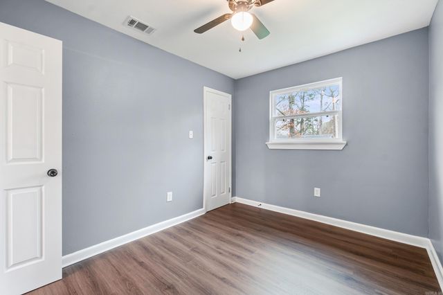 7025 Fairfield Dr, Little Rock, AR 72209