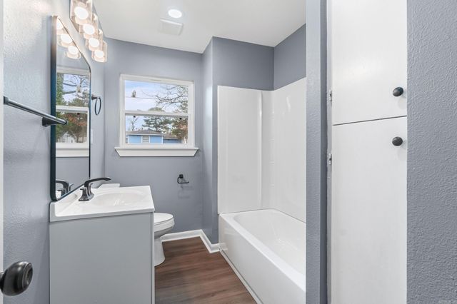 7025 Fairfield Dr, Little Rock, AR 72209