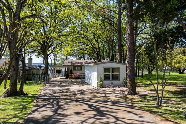123 Autumn Wood Trail, Gun Barrel City, TX 75156