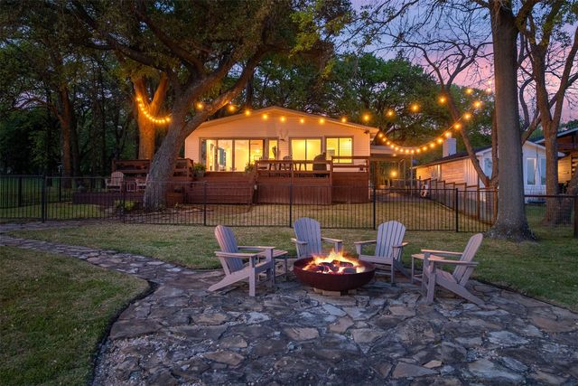 123 Autumn Wood Trail, Gun Barrel City, TX 75156
