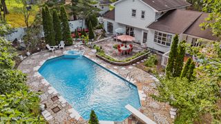 27 Squire Court, Toms River, NJ 08753