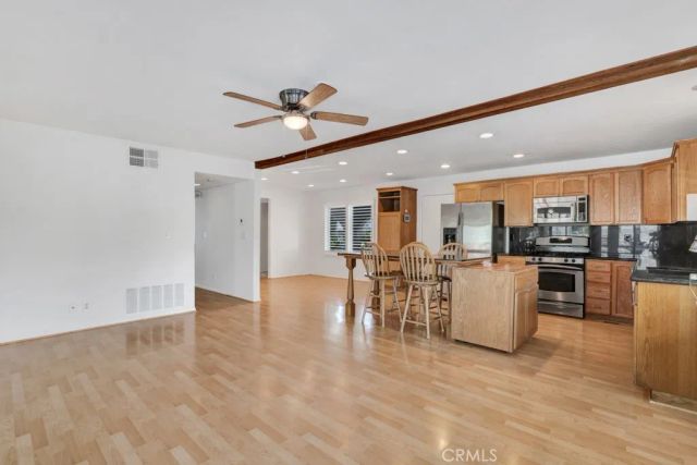 2048 Shelby Lane, Simi Valley, CA 93065