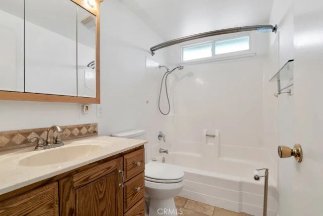 2048 Shelby Lane, Simi Valley, CA 93065