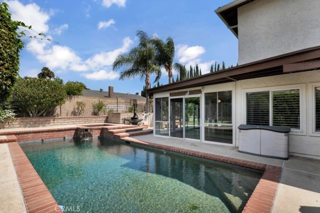2048 Shelby Lane, Simi Valley, CA 93065