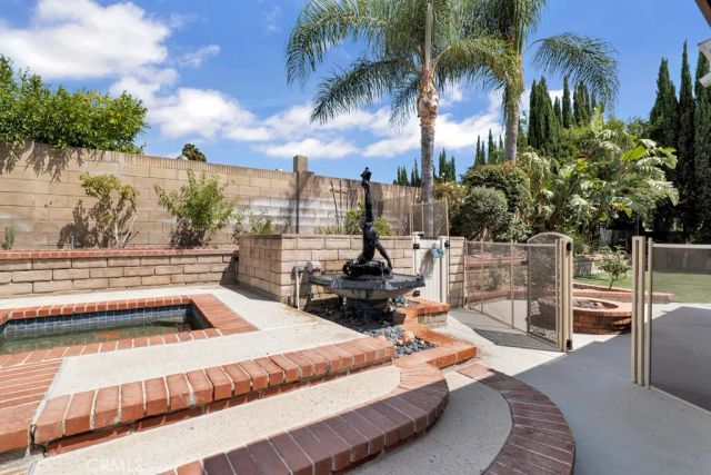 2048 Shelby Lane, Simi Valley, CA 93065